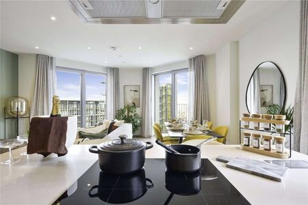 32 amenity spaces, including two rooftop swimming pools, rooftop terraces, sky-lounge bar, pet spa and games room. - Photo 5