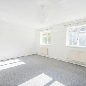 Flat to rent - Boone Street, London, SE13 - Photo 2
