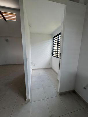 Location Maison 4 pièces 110m² MATOURY 97351 - Photo 1