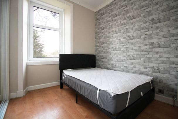 Queen Street, Kirkintilloch, East Dunbartonshire - Photo 1