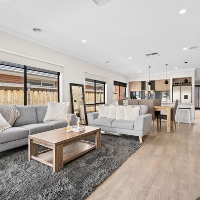 Stunning Family Home - Photo 1