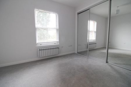 Ferndale Court, Reading, RG7 3SY - Photo 3