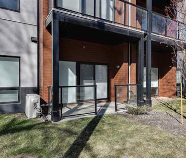 Executive 1 Bed + Den Condo In Strathcona – Just Steps From Whyte A... - Photo 2