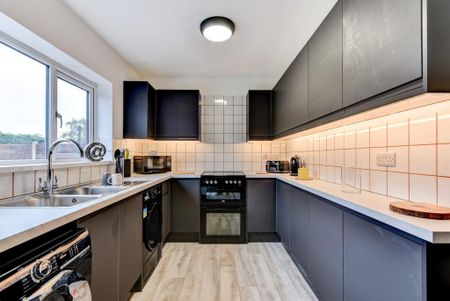 6 bedroom house to rent - Photo 4