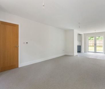 3 bedroom semi-detached house to rent - Photo 3