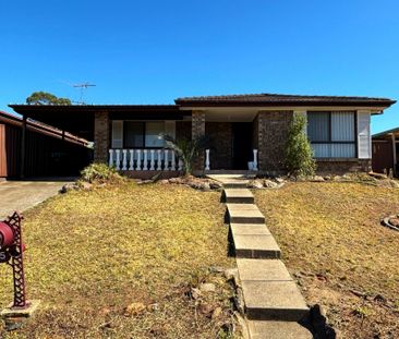 Family Home in Peaceful Edensor Park! - Photo 2