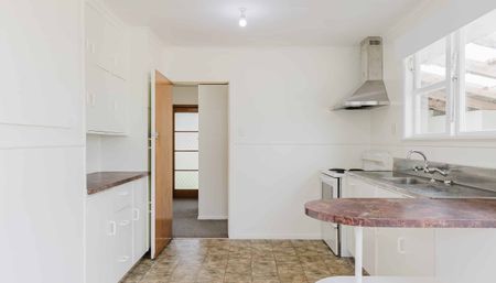 Very tidy 3 Bedroom home - Photo 5