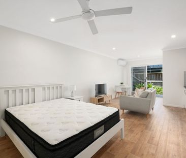 30 Jillian Place, Wynnum West QLD 4178 - Apartment For Rent | Domain - Photo 1