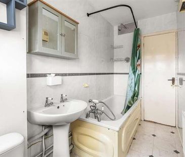 East Hill, Oxted, RH8 - Photo 4