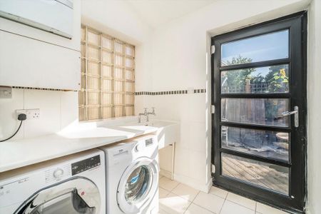 6 bedroom terraced house to rent - Photo 3