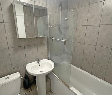 2 bedroom end of terrace house to rent - Photo 2