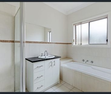 SPACIOUS 3BEDROOM HOME IN HEART OF EPPING - Photo 5