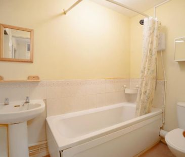 2 bedroom apartment to rent - Photo 6