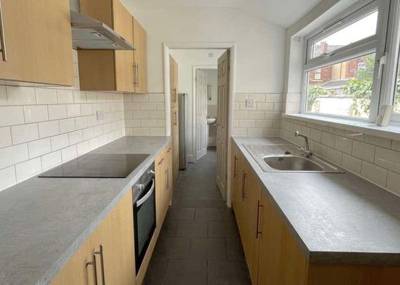 Bills Inclusive - Bedroom House, Bath, LN5 - Photo 1