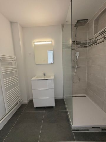 Location Appartement 3 pièces 62m² COUDEKERQUE BRANCHE 59210 - Photo 4