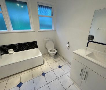 House for rent in Karori - Photo 3