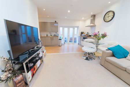 3 Bed Flat, Mile End Road, E1 - Photo 4