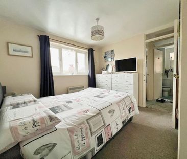2 bedroom end of terrace house to rent - Photo 2