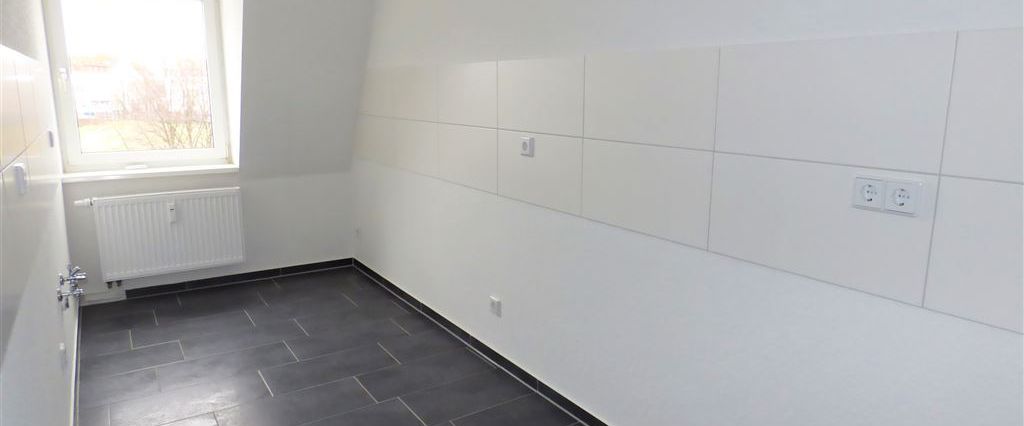 NEU RENOVIERT - ruhig und grün gelegenes Appartement, Bad mit Fenster - Photo 1