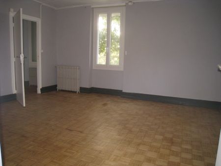 Location Maison 6 pièces 140m² NERAC 47600 - Photo 4