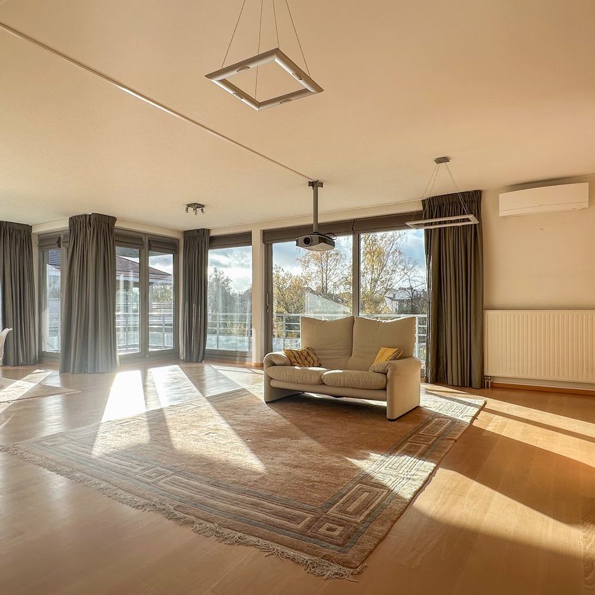 1410, Waterloo - Photo 1