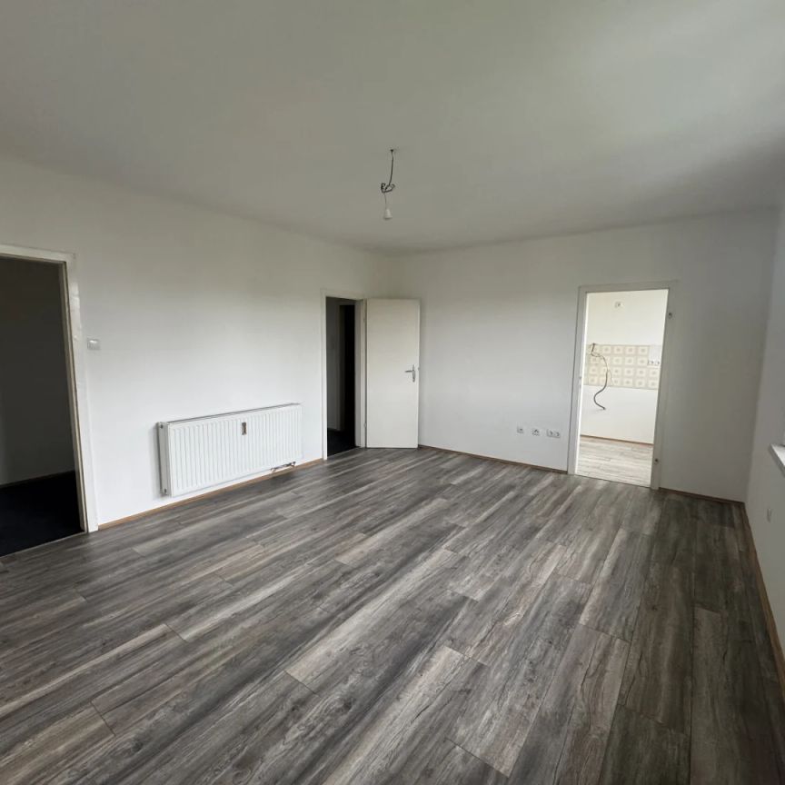Günstige 1,5 -Zimmer-Wohnung mit unbefristetem Mietvertrag - Photo 1