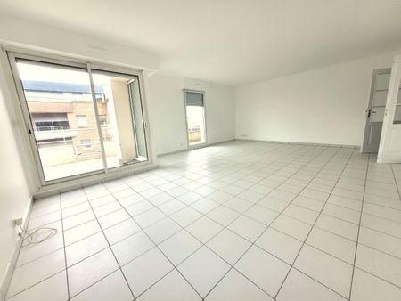 Location Appartement 4 pièces 99m² MARCQ EN BAROEUL 59700 - Photo 3