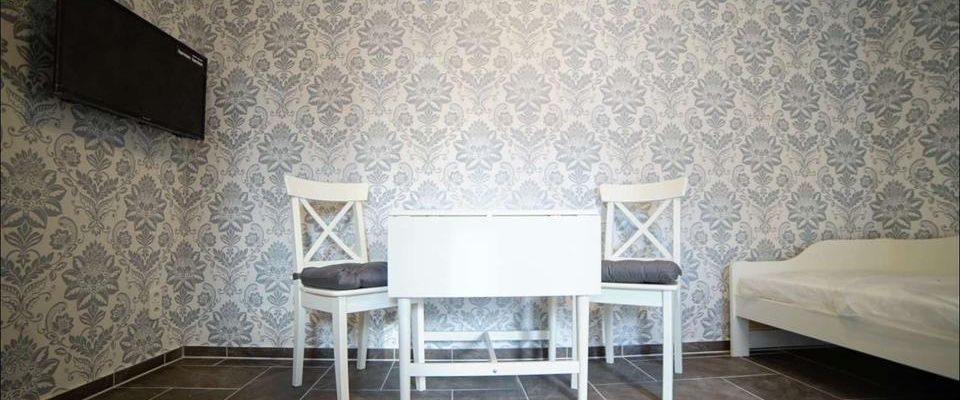 Sofort frei- kleines Apartment auch zur Kurzmiete- LKW Stellplatz - Foto 1