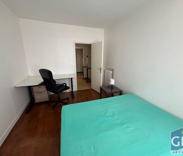 Location Appartement 3 pièces 82m² - Photo 3