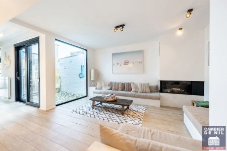 Instapklare, gemeubelde rijwoning met 5 slaapkamers en tuin – hartje Oud-Knokke - Foto 3