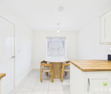 3 bedroom semi-detached house to rent - Photo 4