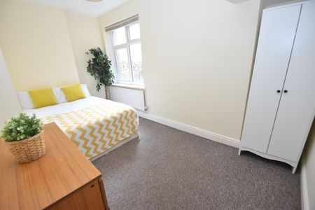 1 bed flat to rent in Romilly Road, CF5 - Photo 2