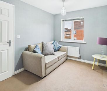 4 bedroom semi-detached house to rent - Photo 1