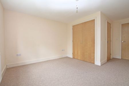 Deanfield Close, Hamble, Southampton - Photo 3