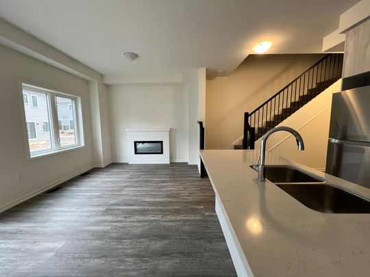 For Lease - 20 Cleveland Common, Cambridge, Ontario - Photo 1
