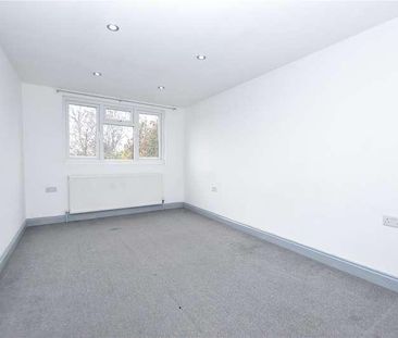 Whitehorse Lane, London, SE25 - Photo 3