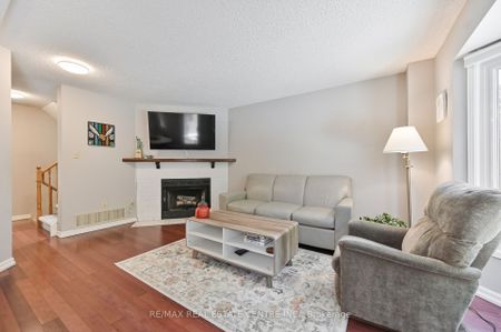 For Lease - 2559 Addingham Crescent, Oakville, Ontario - Photo 3