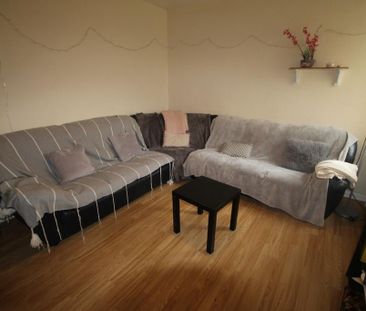 5 bedroom semi-detached house to rent - Photo 1