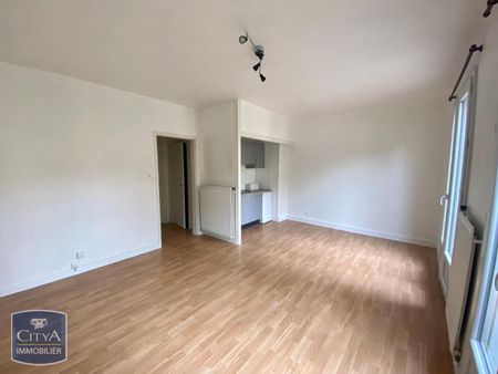 Location Appartement 1 pièce 33m² NIORT 79000 - Photo 2