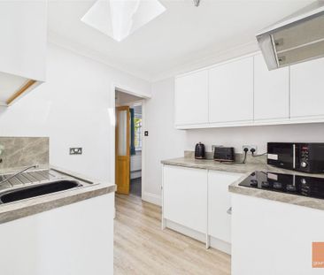 2 bedroom semi-detached bungalow to rent - Photo 2