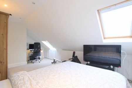 3 Bedroom Flat, Melrose Avenue, Mitcham - Photo 5