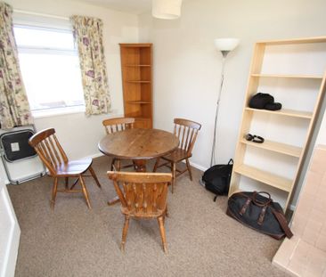 Chantry Mead Road - Photo 2