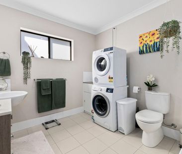 Contemporary Two-Bedroom Apartment in a Quiet, Convenient Location - Photo 5