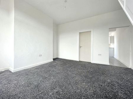 4 bed terrace to rent in SR8 - Photo 2