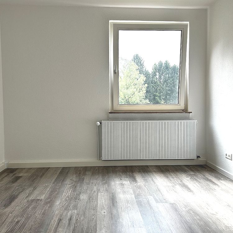 Wir Sanieren für Sie! Gemütliche 2,5 Zimmer Wohnung – Bezugsfertig ab 15.10.2024 - Photo 1