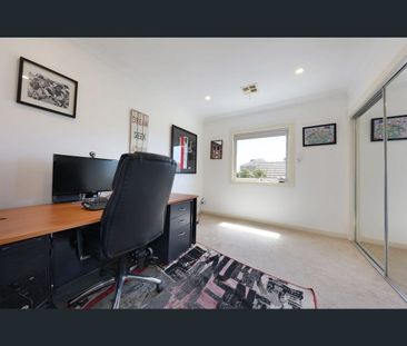 17 Mulsanne Lane, Bentleigh East, Vic 3165 - Photo 4