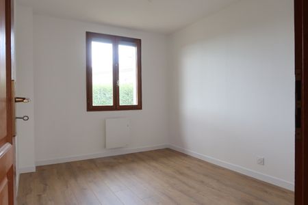 Location Maison 6 pièces 133m² VILLARS 42390 - Photo 5