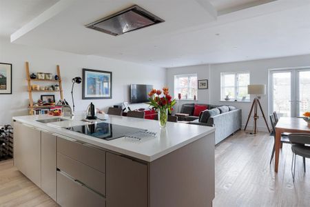 3 bedroom barn conversion to rent - Photo 2