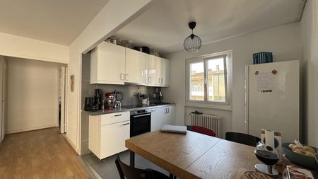 Appartement de 3 pièces au 2ème étage dans le centre de Lausanne - Photo 3