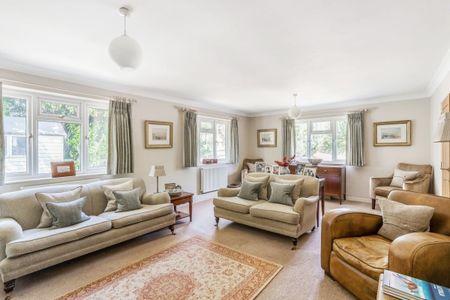 4 bedroom detached house to rent - Photo 3